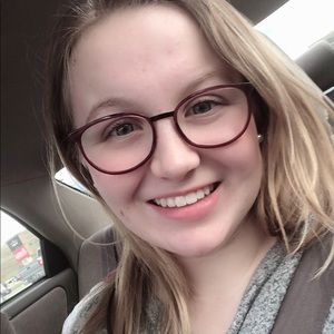 Meet your Posher, Maddie